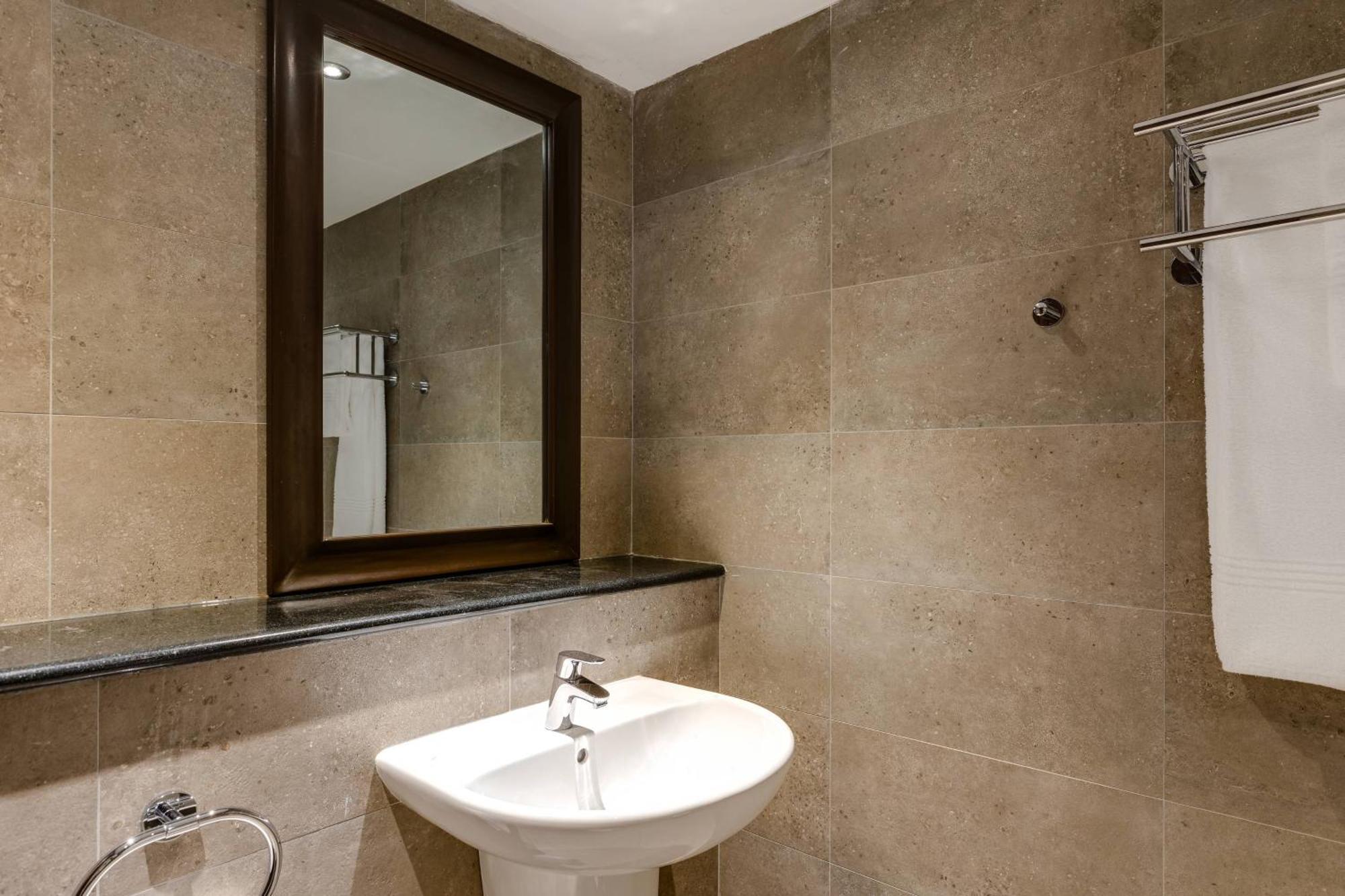 Protea Hotel By Marriott Owerri Select מראה חיצוני תמונה