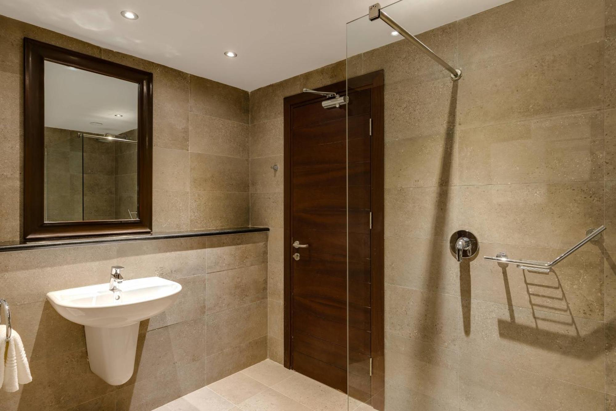 Protea Hotel By Marriott Owerri Select מראה חיצוני תמונה